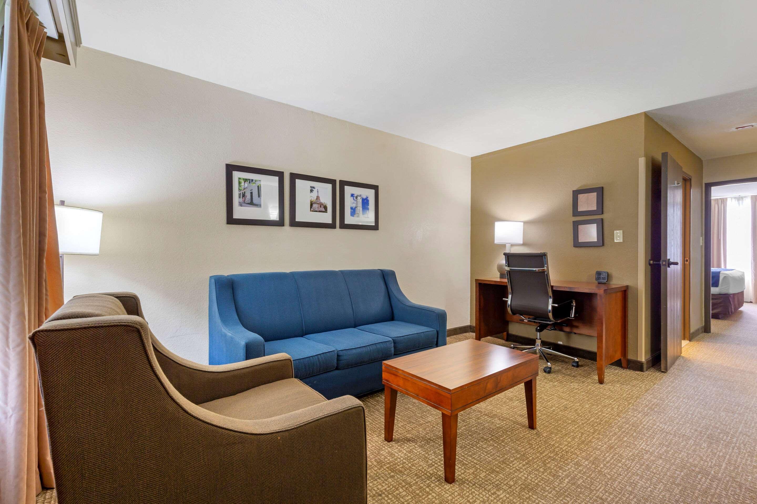 Comfort Suites Fredericksburg South Exterior photo